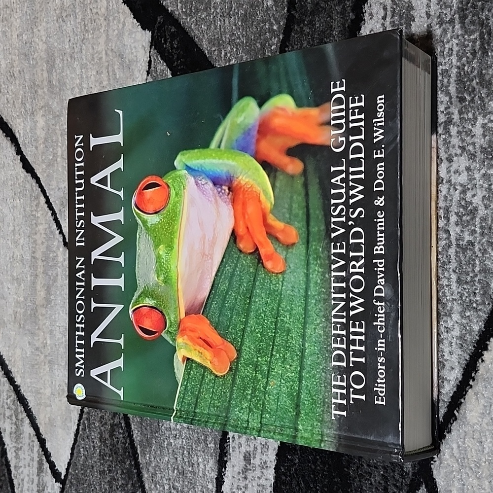 SMITHSONIAN INSTITUTION ANIMAL DEFINITIVE VISUAL GUIDE TO WORLDS WILDLIFE